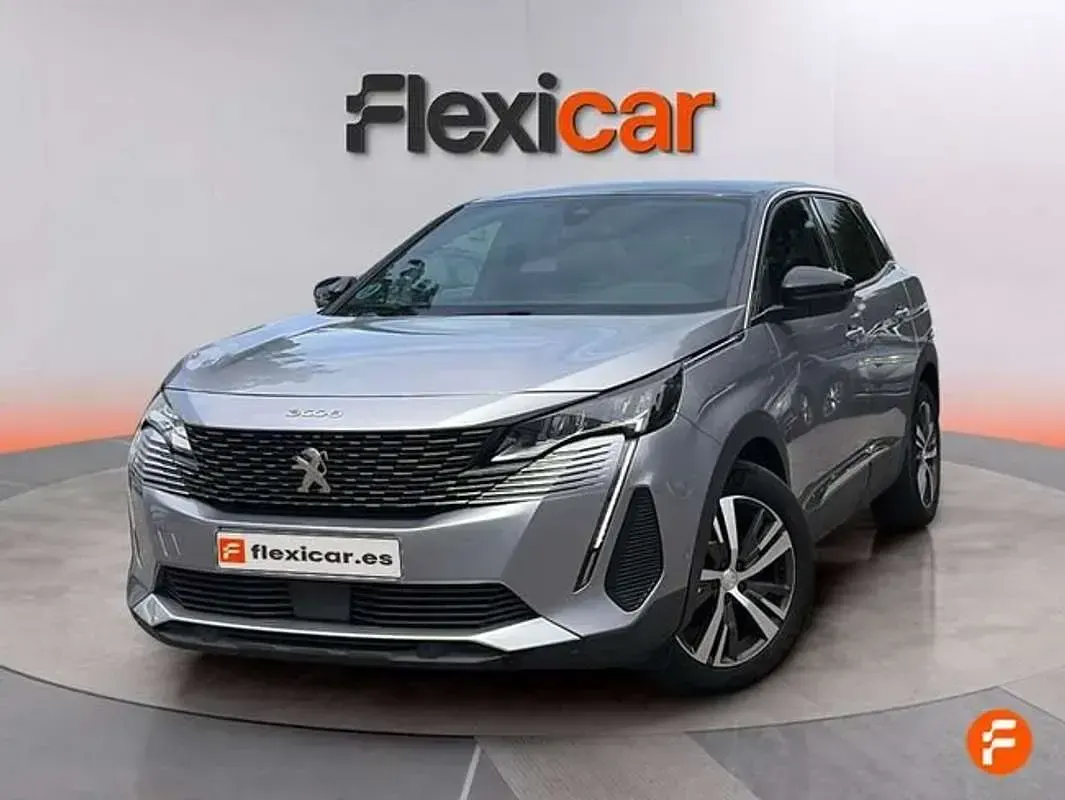 Usado Peugeot 3008 Allure 131 CV (96 kW) 2023 Gris SUV