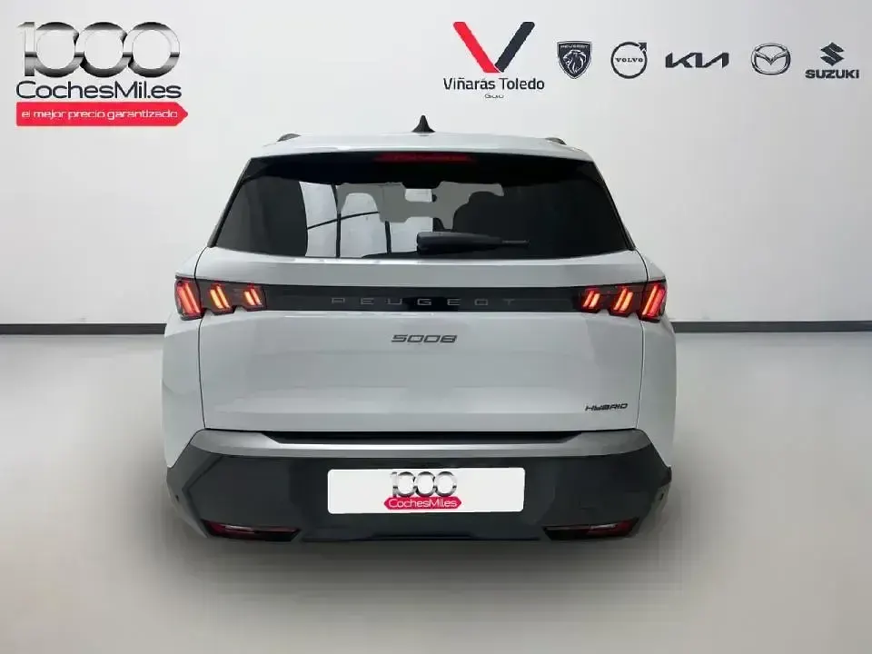 Usado Peugeot 5008 Allure 136 CV (100 kW) 2025 Blanco SUV