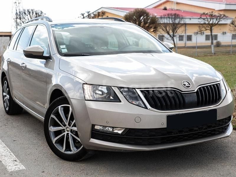 Usado Skoda Octavia Ambition 115 CV (84 kW) 2019 Beige Familiar