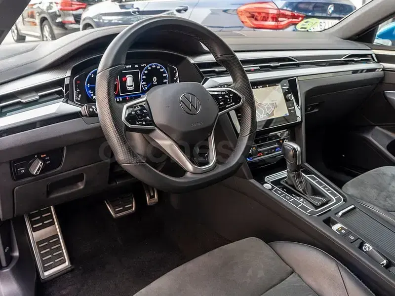 Usado VW Arteon R-line 150 CV (110 kW) 2022 Azul Familiar