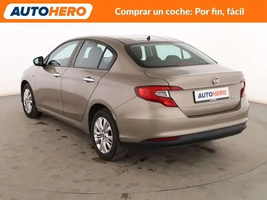 Usado Fiat Tipo Easy 95 CV (69 kW) 2018 Marrón Berlina