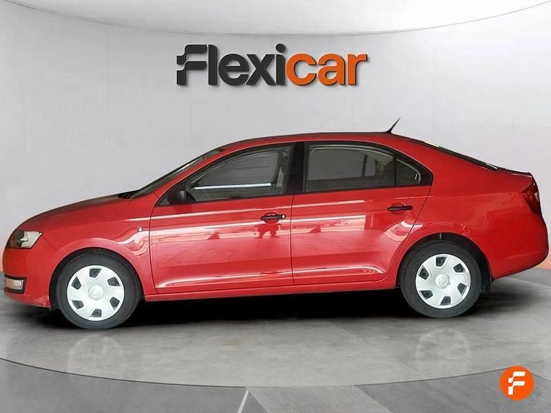 Usado Skoda Rapid Active 105 CV (77 kW) 2014 Rojo Berlina