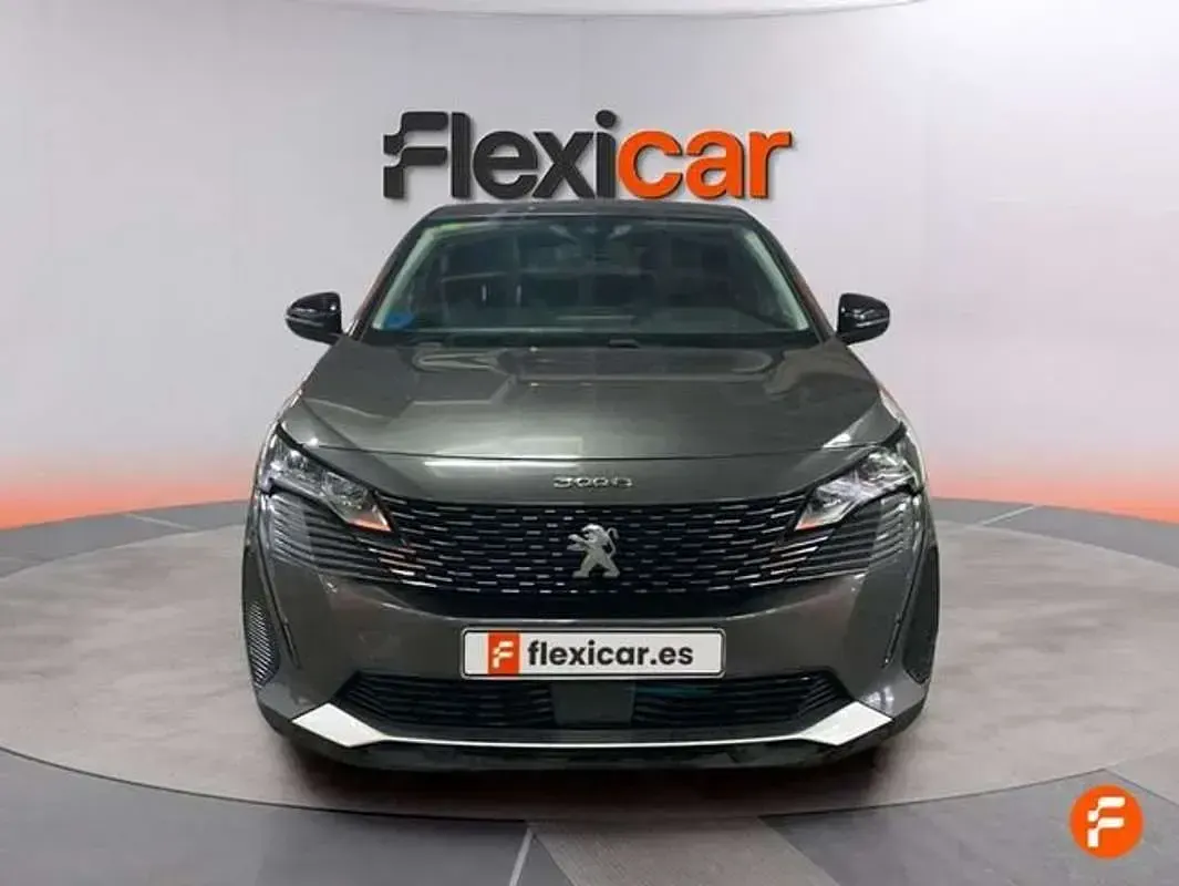 Usado Peugeot 3008 Allure 226 CV (166 kW) 2022 Gris SUV