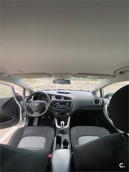 Usado Kia ProCeed 135 CV (99 kW) 2014 Blanco Utilitario