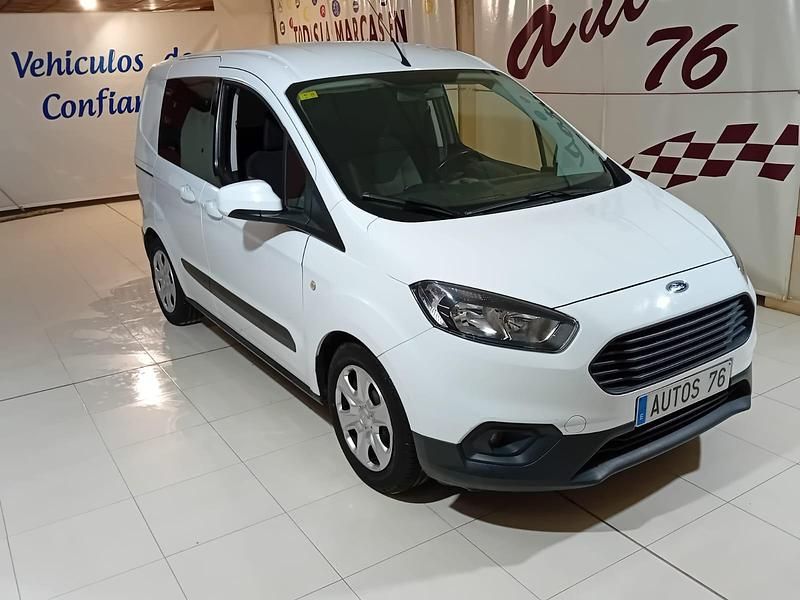 Usado Ford Transit Ambiente 74 CV (54 kW) 2019 Blanco Familiar