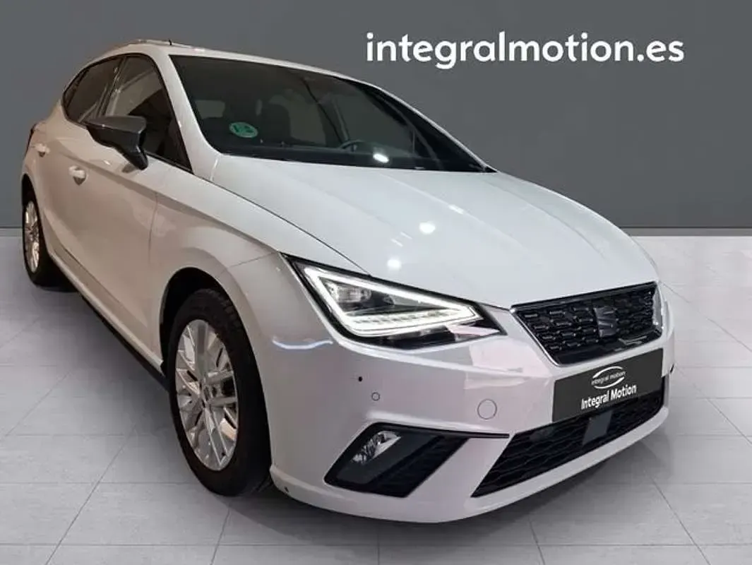 Usado Seat Ibiza XCELLENCE 116 CV (85 kW) 2025 Blanco Utilitario