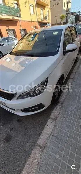Usado Peugeot 308 Allure 130 CV (95 kW) 2021 Blanco Berlina