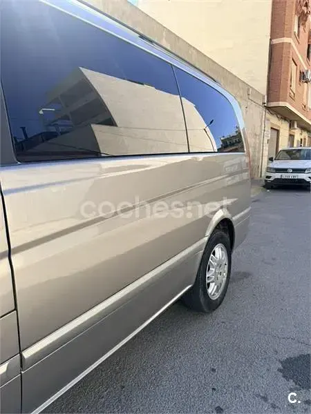 Usado Mercedes Viano 116 CV (85 kW) 2008 Gris / plata Monovolumen