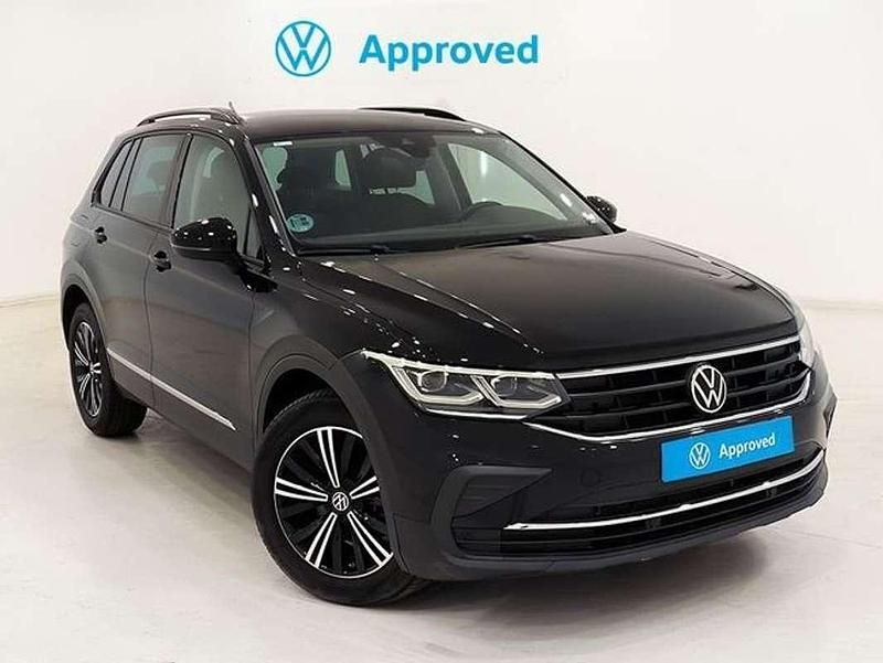 Negro Usado 2024 VW Tiguan Life SUV | 36.450 € (Precio justo) - Imagen 1/4