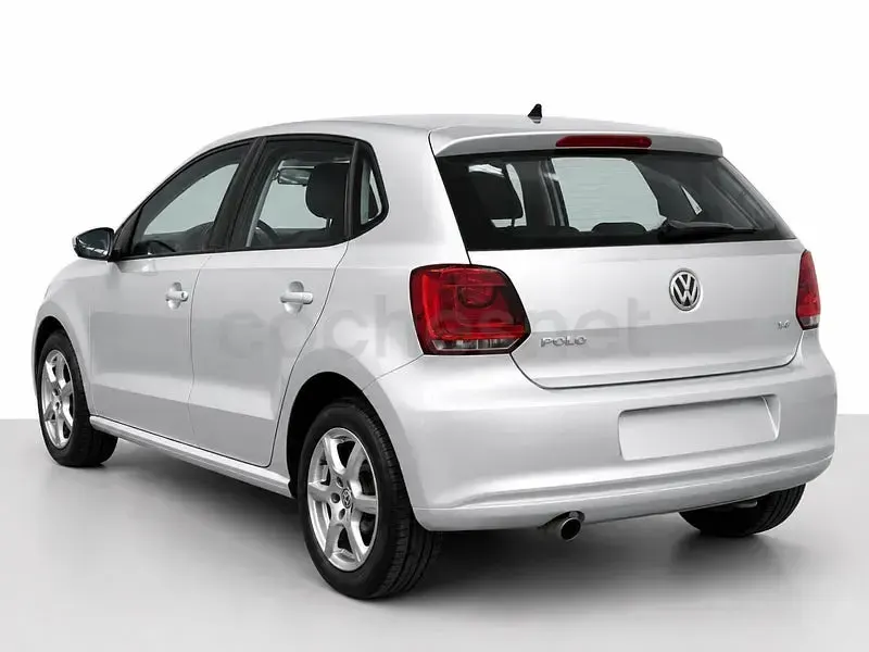 Usado VW Polo Advance 90 CV (66 kW) 2013 Gris / plata Utilitario