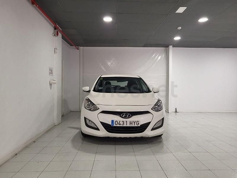 Usado Hyundai i30 110 CV (80 kW) 2014 Blanco Berlina