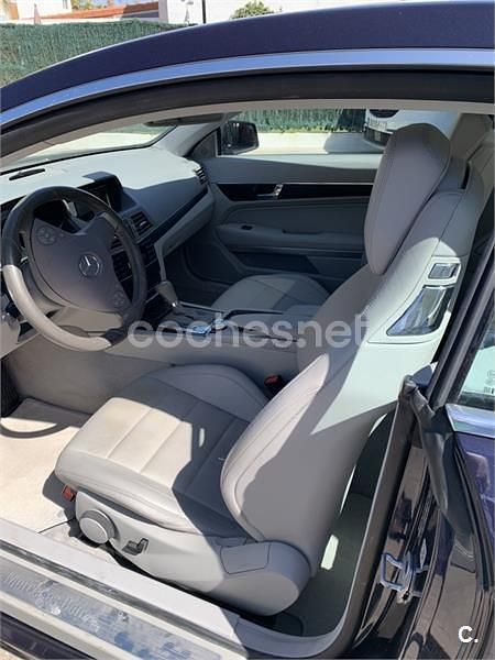 Usado Mercedes E220 Elegance 170 CV (125 kW) 2011 Negro Coupe