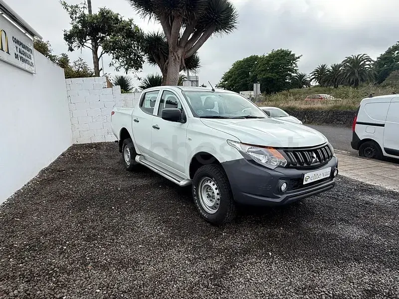 Usado Mitsubishi L200 154 CV (113 kW) 2017 Blanco Pickup/Camioneta