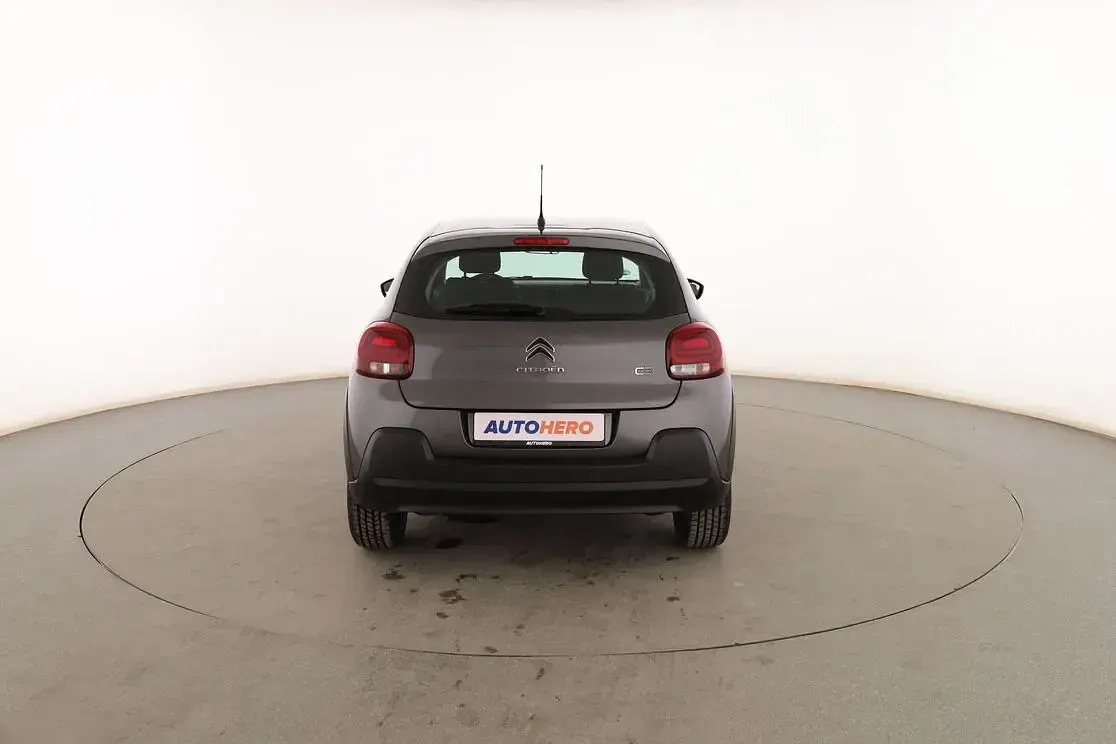 Usado Citroën C3 Feel 102 CV (75 kW) 2019 Gris Utilitario