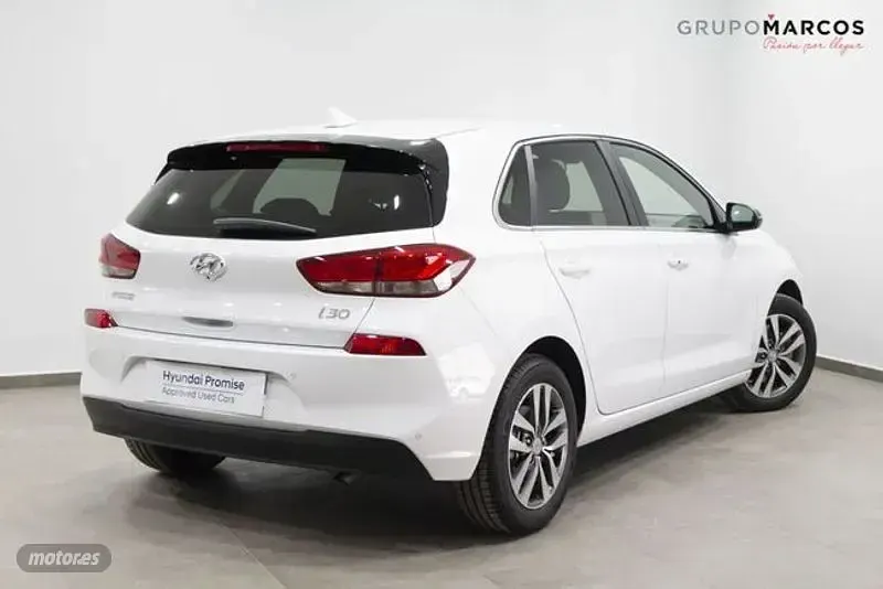 Usado Hyundai i30 120 CV (88 kW) 2020 Blanco