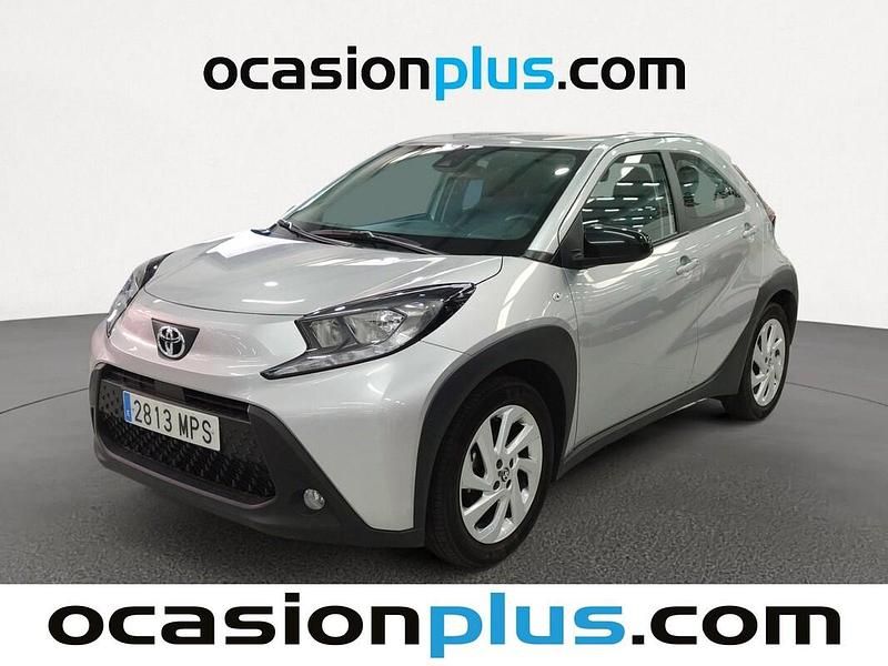 Usado Toyota Aygo X Play 72 CV (52 kW) 2024 Gris SUV
