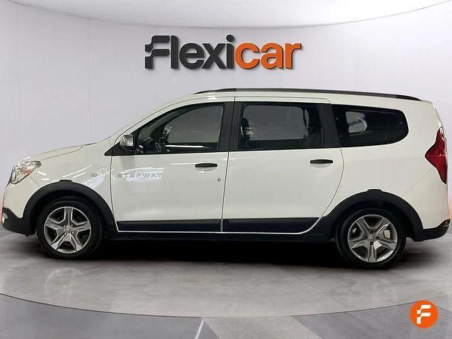 Usado Dacia Lodgy Comfort 115 CV (84 kW) 2022 Blanco Monovolumen