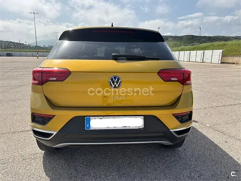 Usado VW T-Roc Advance 150 CV (110 kW) 2021 Amarillo SUV