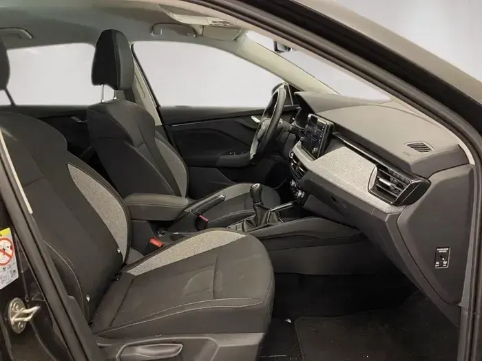 Usado Skoda Scala Selection 115 CV (84 kW) 2025 Negro Utilitario