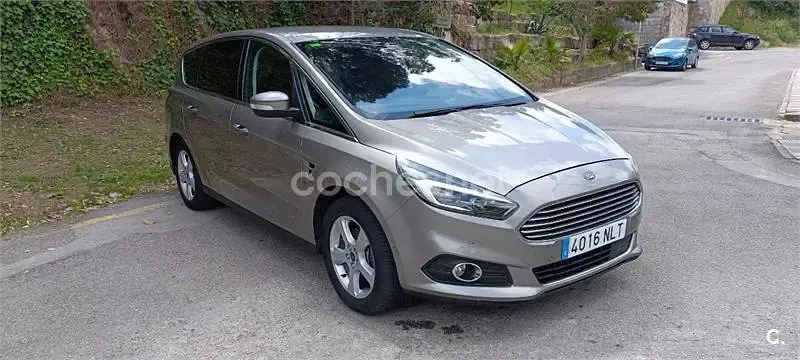 Usado Ford S-MAX Titanium 160 CV (117 kW) 2017 Beige Monovolumen