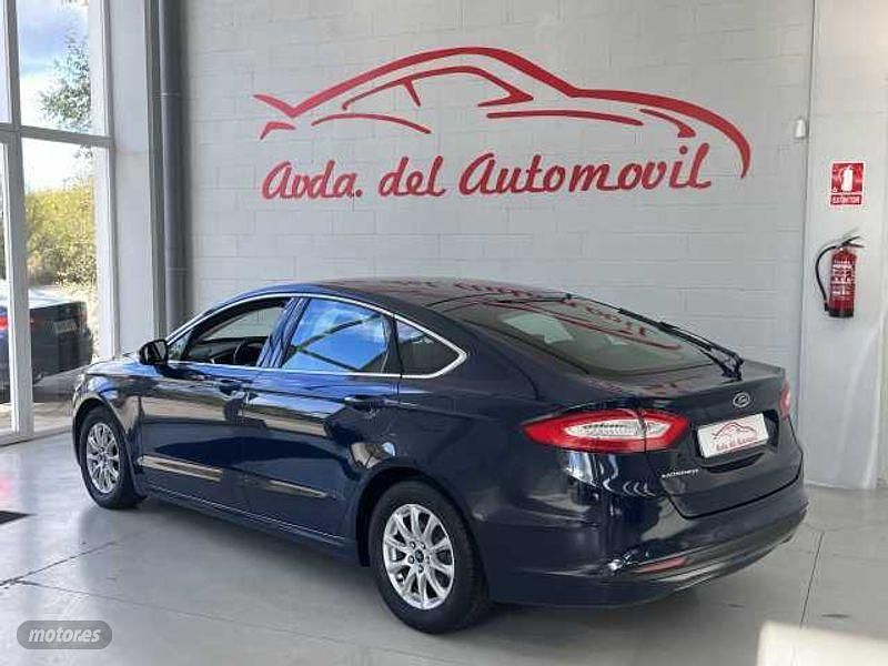 Usado Ford Mondeo Trend 150 CV (110 kW) 2019 Azul Berlina