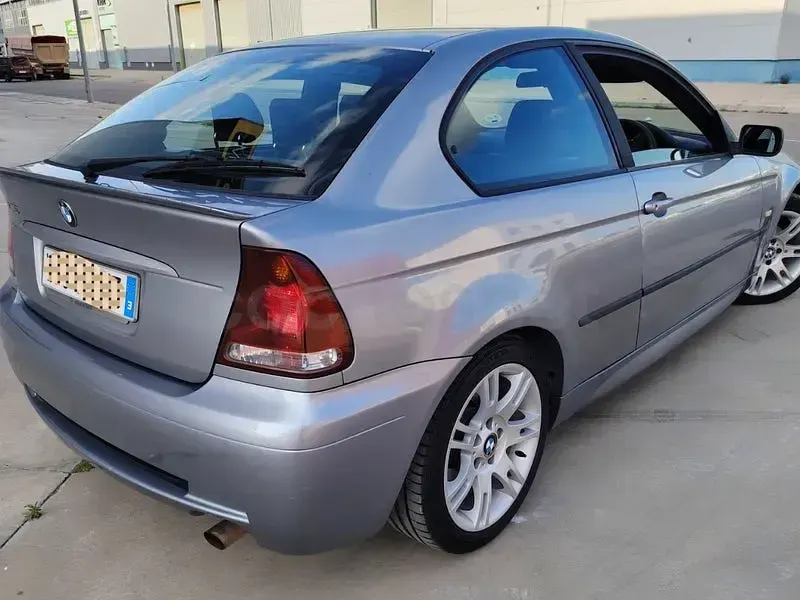 Usado BMW 318 143 CV (105 kW) 2004 Gris / plata Berlina