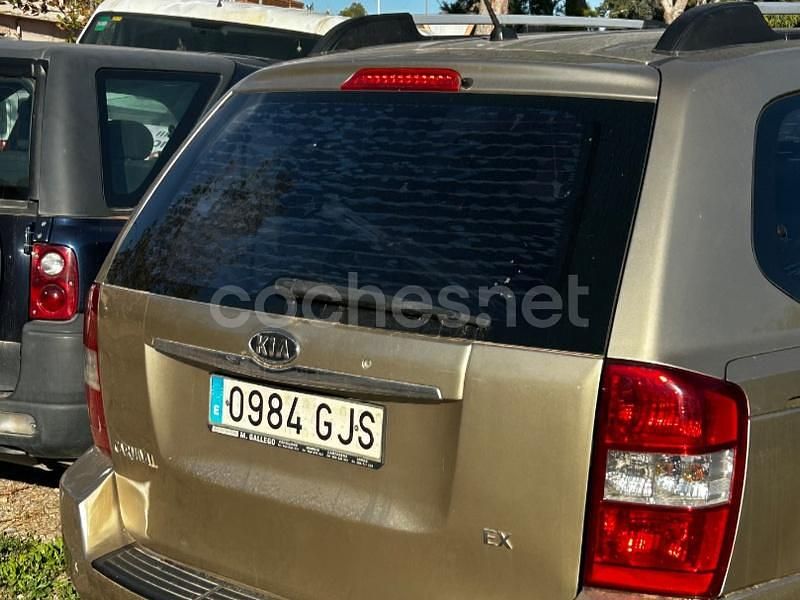Beige Usado 2009 Kia Carnival Active Monovolumen | 6000 € (Precio justo) - Imagen 1/1