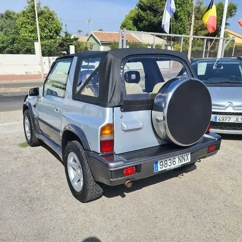 Usado Suzuki Vitara 136 CV (100 kW) 1999 Gris Familiar