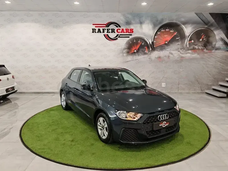 Usado Audi A1 Sportback Advanced Plus 110 CV (80 kW) 2024 Gris / plata Utilitario