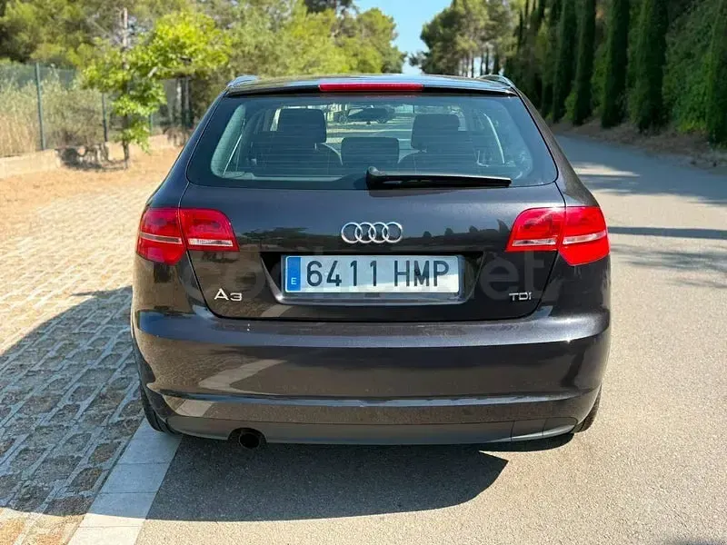 Usado Audi A3 Sportback Attraction 150 CV (110 kW) 2012 Gris / plata Utilitario