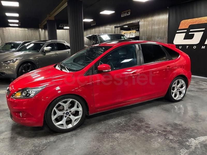 Usado Ford Focus Titanium 136 CV (100 kW) 2009 Rojo Berlina