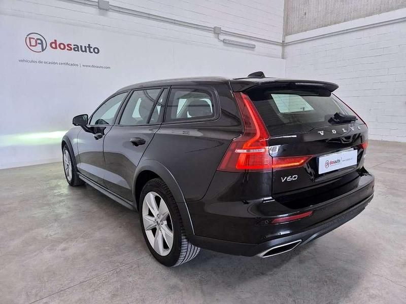Usado Volvo V60 CC 197 CV (144 kW) 2021 Negro Familiar