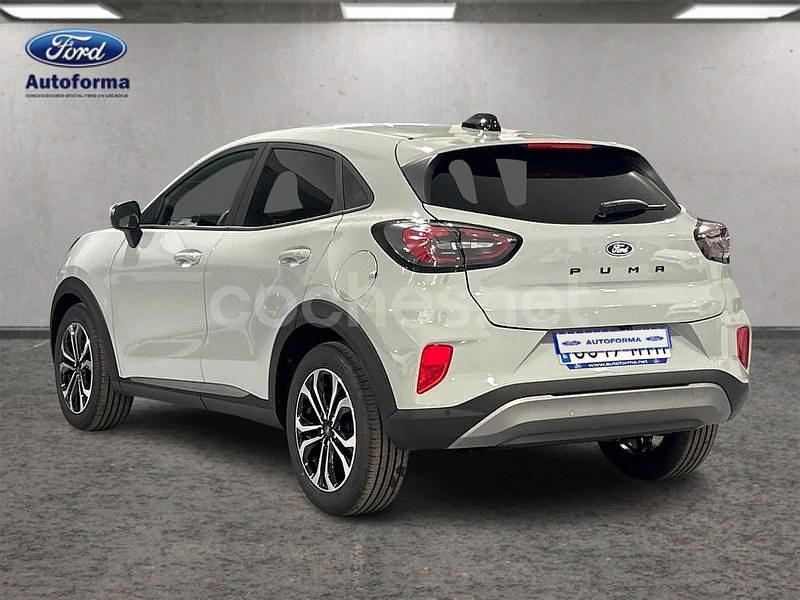 Usado Ford Puma Titanium 125 CV (91 kW) 2024 Gris / plata SUV