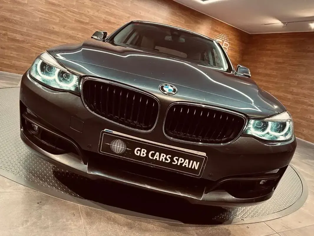 Usado BMW 318 150 CV (110 kW) 2018 Gris Berlina