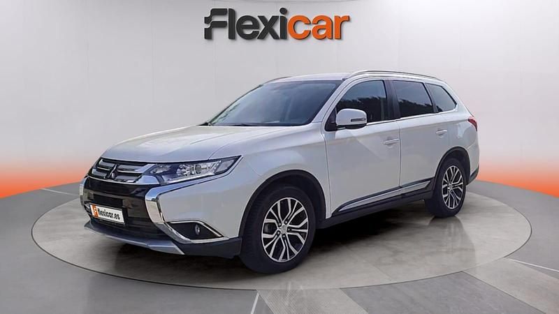 Usado Mitsubishi Outlander Motion 151 CV (111 kW) 2019 Blanco SUV