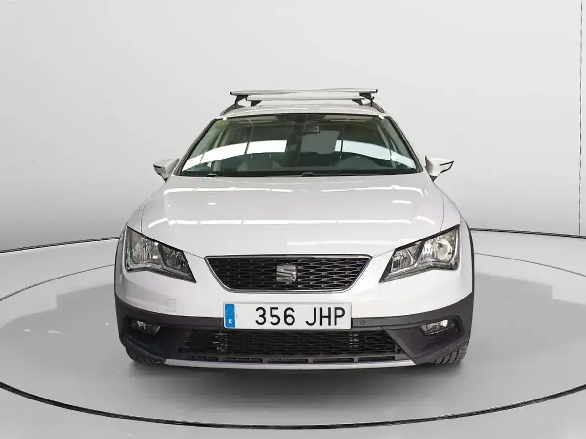 Usado Seat Leon Xperience 125 CV (91 kW) 2015 Blanco Familiar
