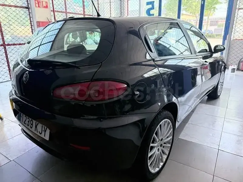 Usado Alfa Romeo 147 150 CV (110 kW) 2006 Negro Utilitario