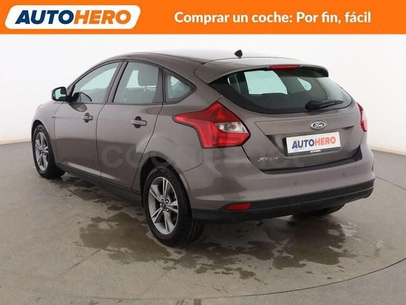 Usado Ford Focus 115 CV (84 kW) 2014 Marrón Berlina
