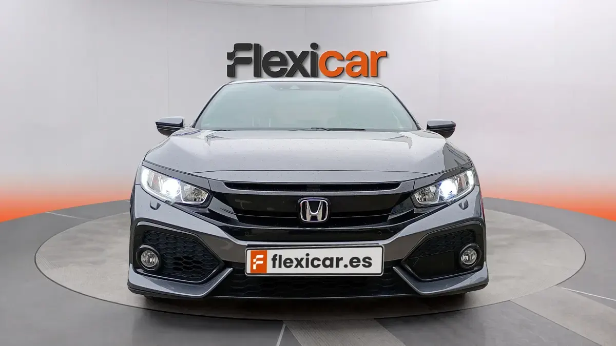 Usado Honda Civic Comfort 129 CV (94 kW) 2018 Gris Berlina