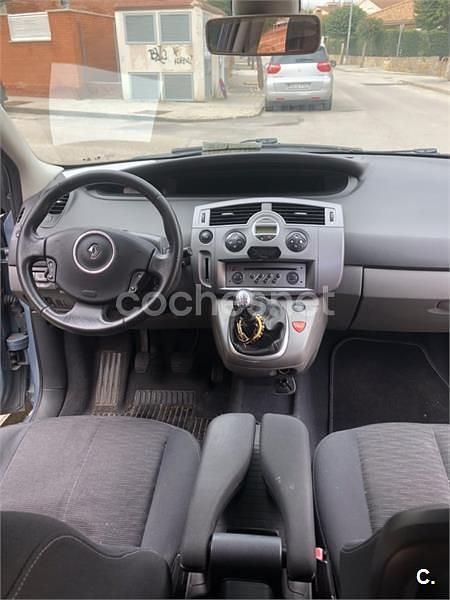 Usado Renault Scénic II Dynamique 130 CV (95 kW) 2007 Gris / plata Monovolumen