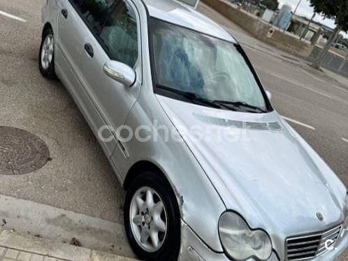 Gris / plata Usado 2001 Mercedes C220 Classic Berlina | 2000 € (Buen precio) - Imagen 1/4