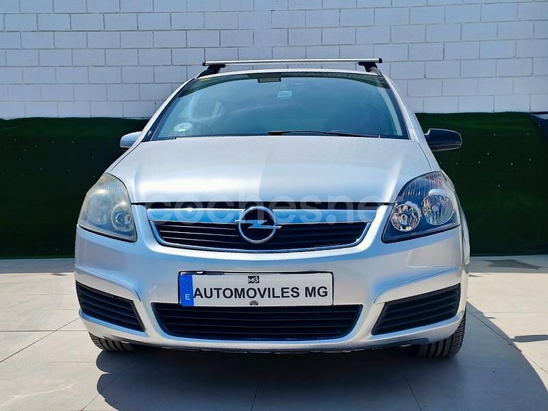 Gris / plata Usado 2009 Opel Zafira Energy Monovolumen | 3990 € (Precio justo) - Imagen 1/4