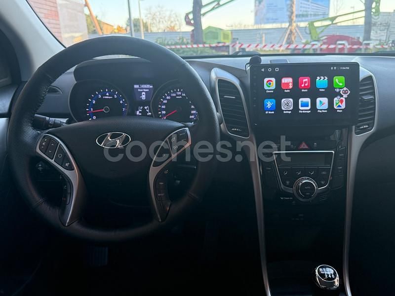 Usado Hyundai i30 100 CV (73 kW) 2013 Negro Berlina