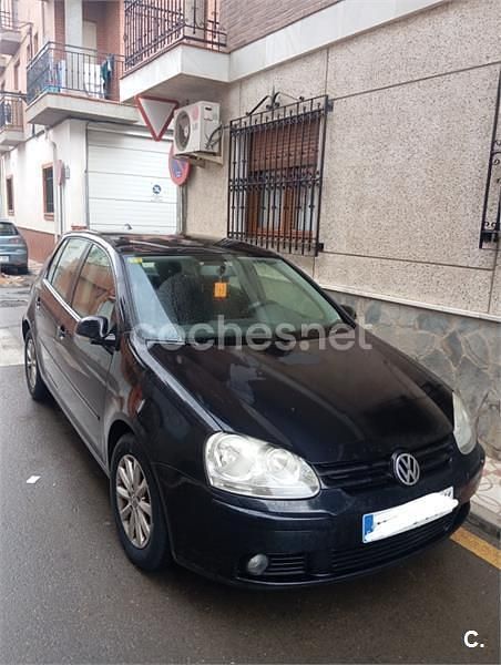 Usado VW Golf V 102 CV (75 kW) 2007 Negro Berlina