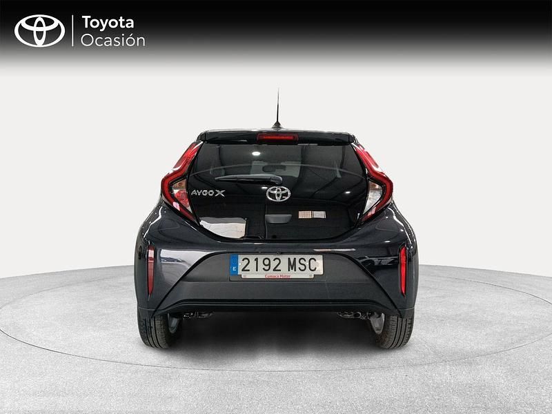 Usado Toyota Aygo X Play 72 CV (52 kW) 2024 Negro SUV