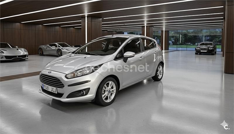 Usado Ford Fiesta Trend 75 CV (55 kW) 2015 Gris / plata Berlina