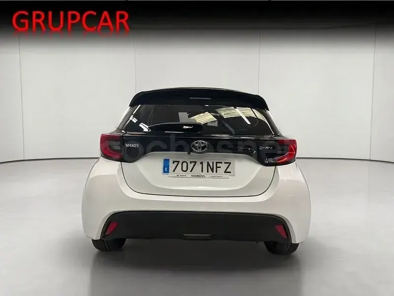Usado Toyota Yaris Hybrid Business Edition 116 CV (85 kW) 2025 Blanco Berlina