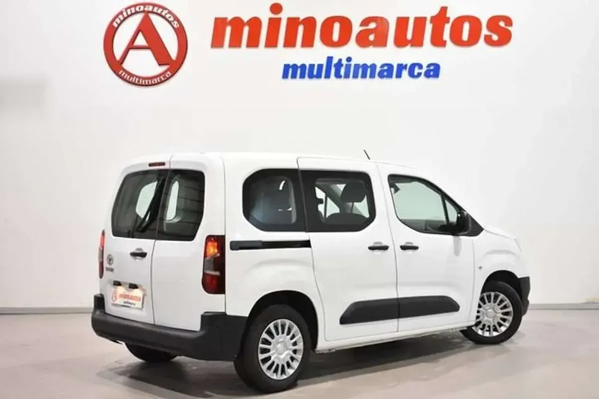 Usado Toyota Proace City City 101 CV (74 kW) 2021 Blanco Monovolumen