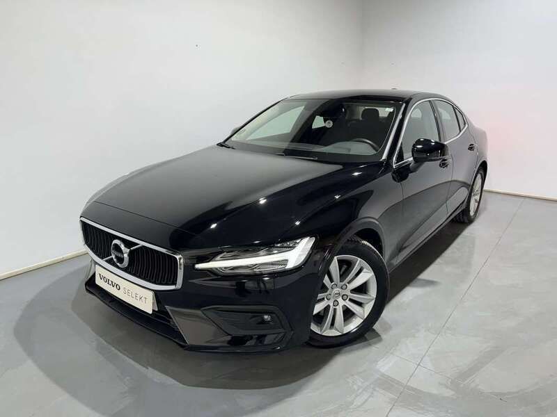 Negro Usado 2020 Volvo S60 Momentum Berlina | 26.800 € - Imagen 1/4