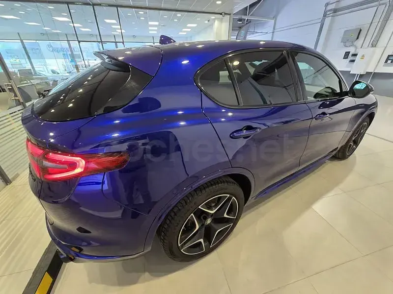 Usado Alfa Romeo Stelvio Veloce 210 CV (154 kW) 2020 Azul SUV
